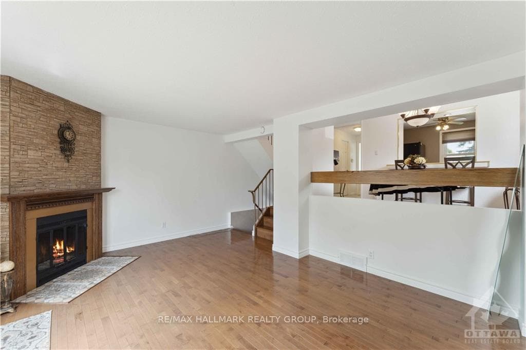 1742 LAMOUREUX Drive Unit A photo 7