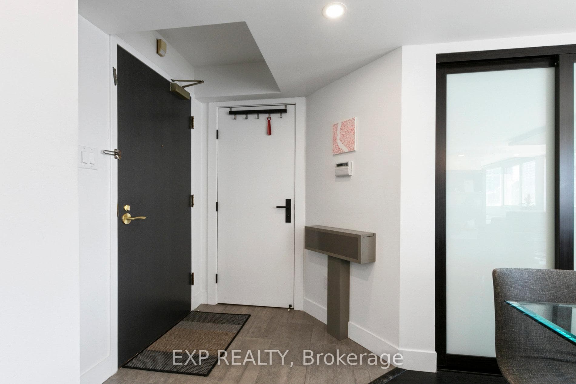 7 Broadway Avenue Unit 701 photo 2