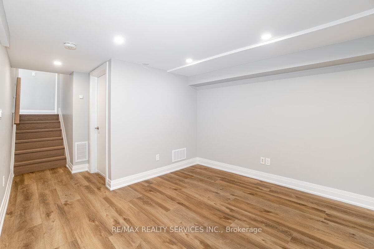156 Vodden Street photo 16