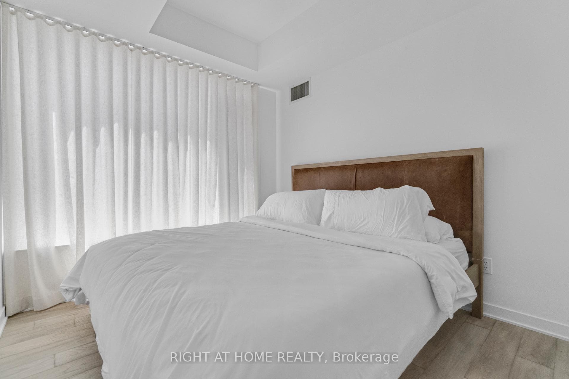 11 Yorkville Avenue Unit 2113 photo 18