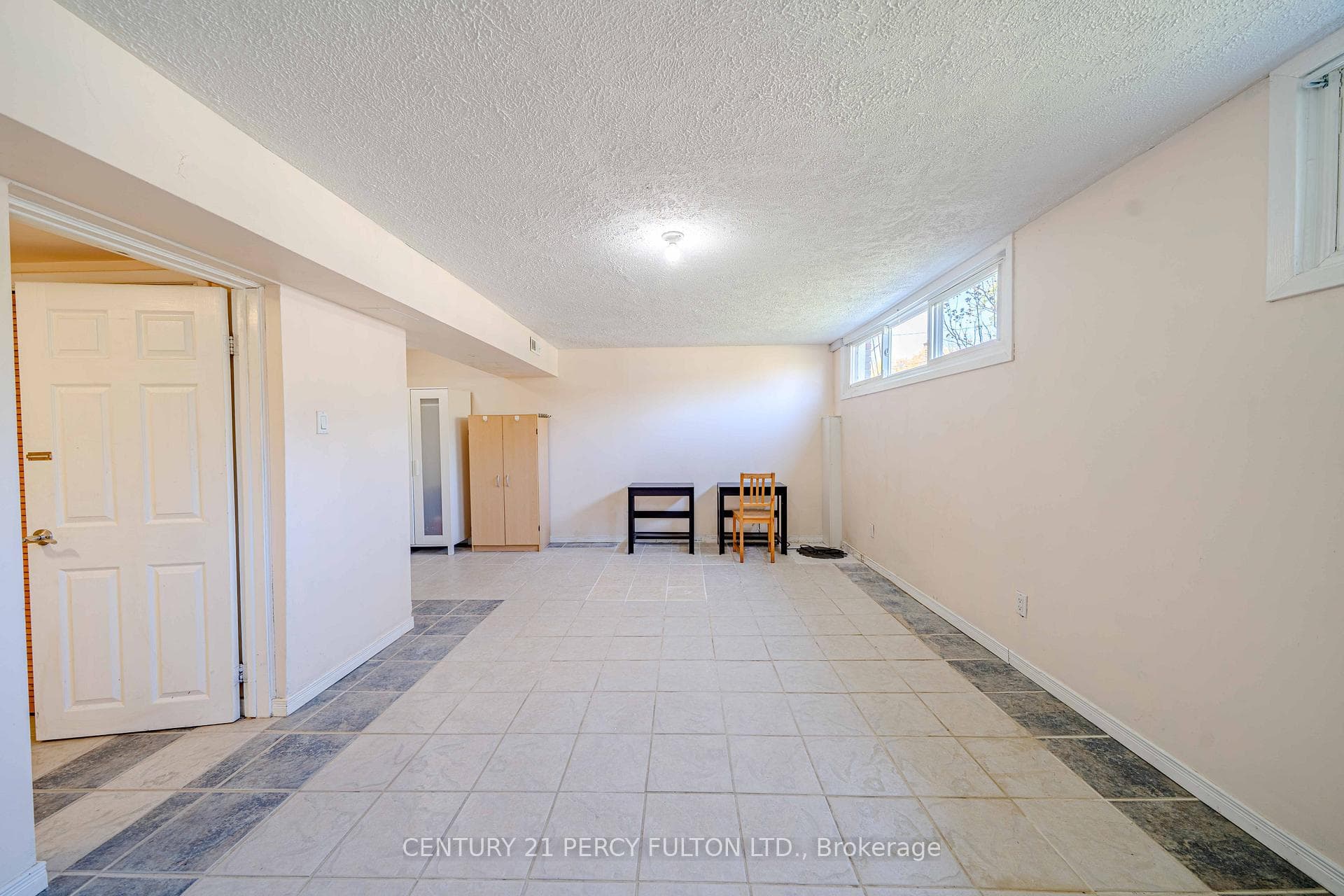 98 Mossbank Drive photo 31