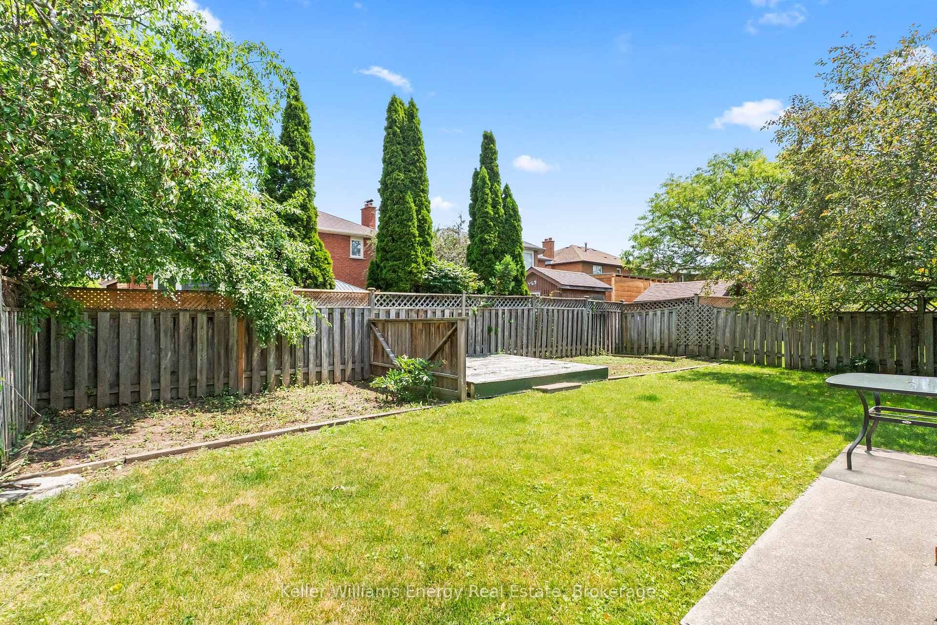 35 William Stephenson Drive photo 40