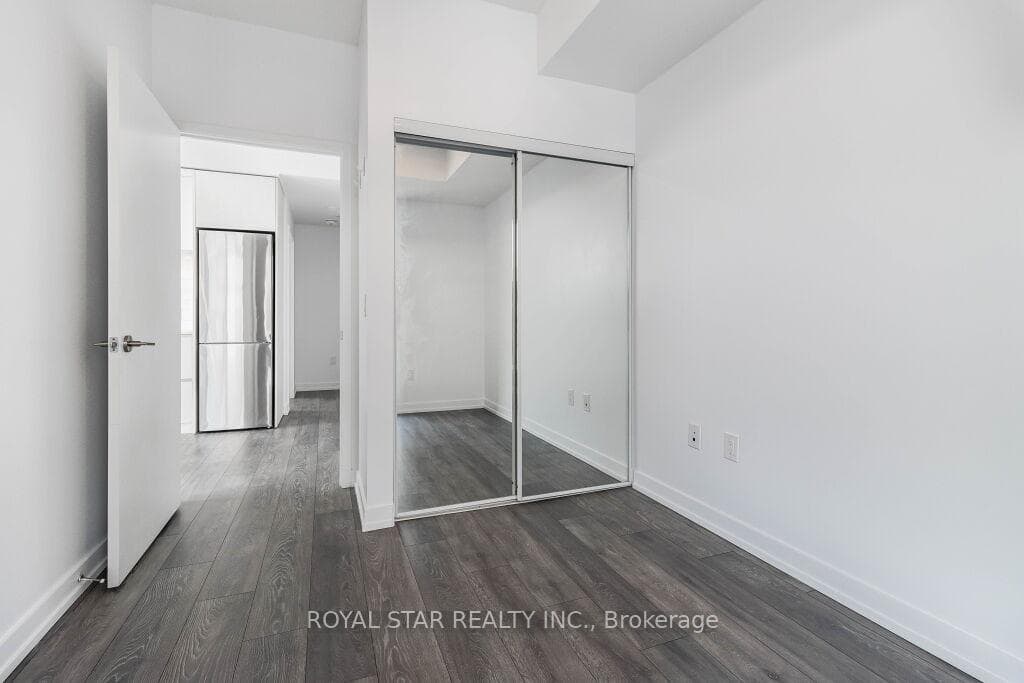 225 Sumach Street Unit 1511 photo 18