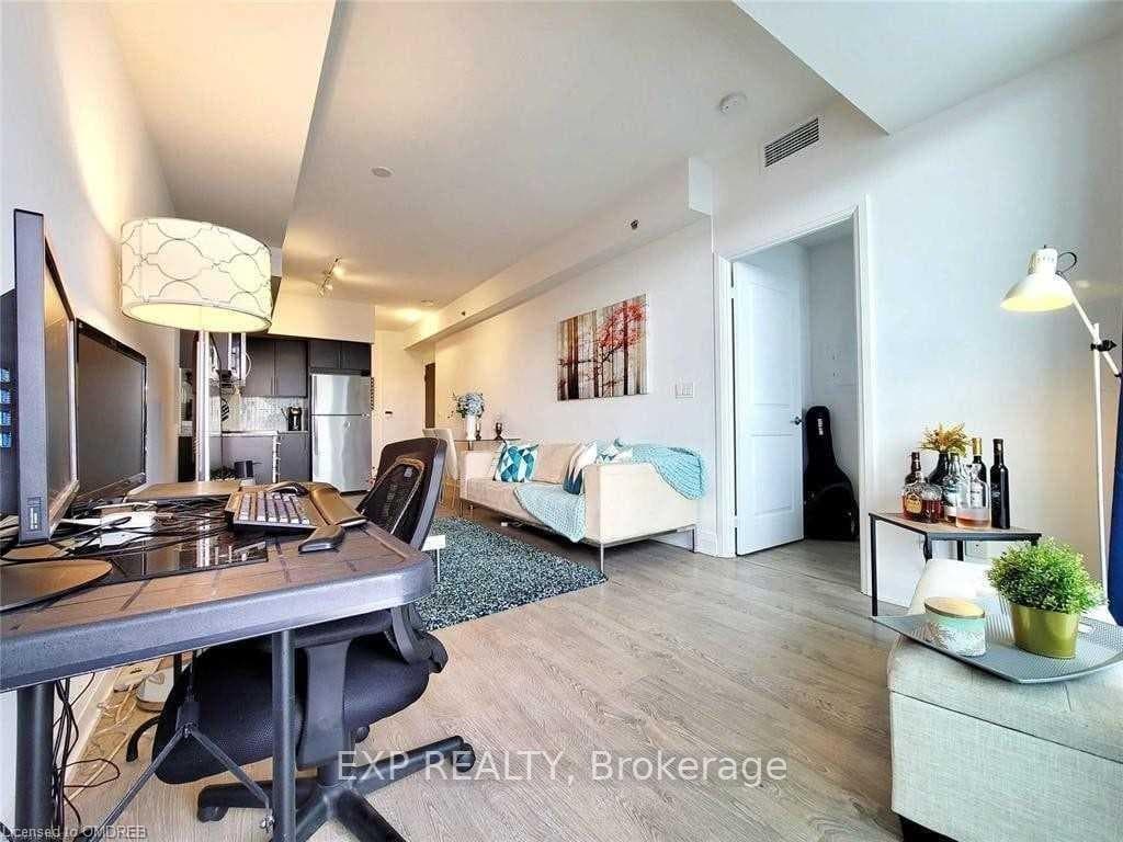 55 Speers Road Unit 810 photo 26