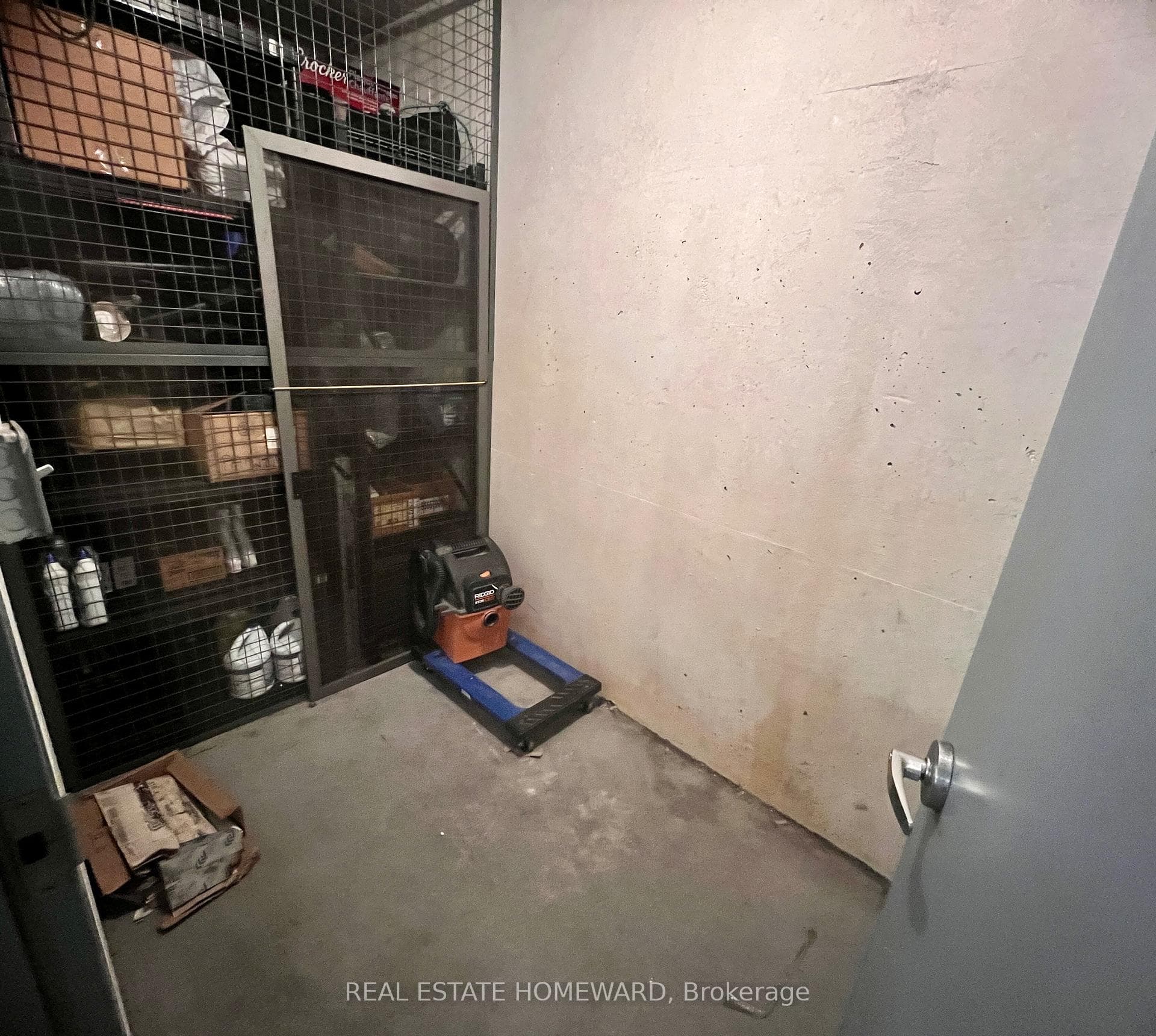 410 Queens Quay Unit 413 photo 30