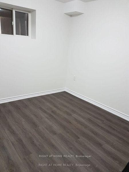572 Murray Meadows Place Unit - Lower, photo 3