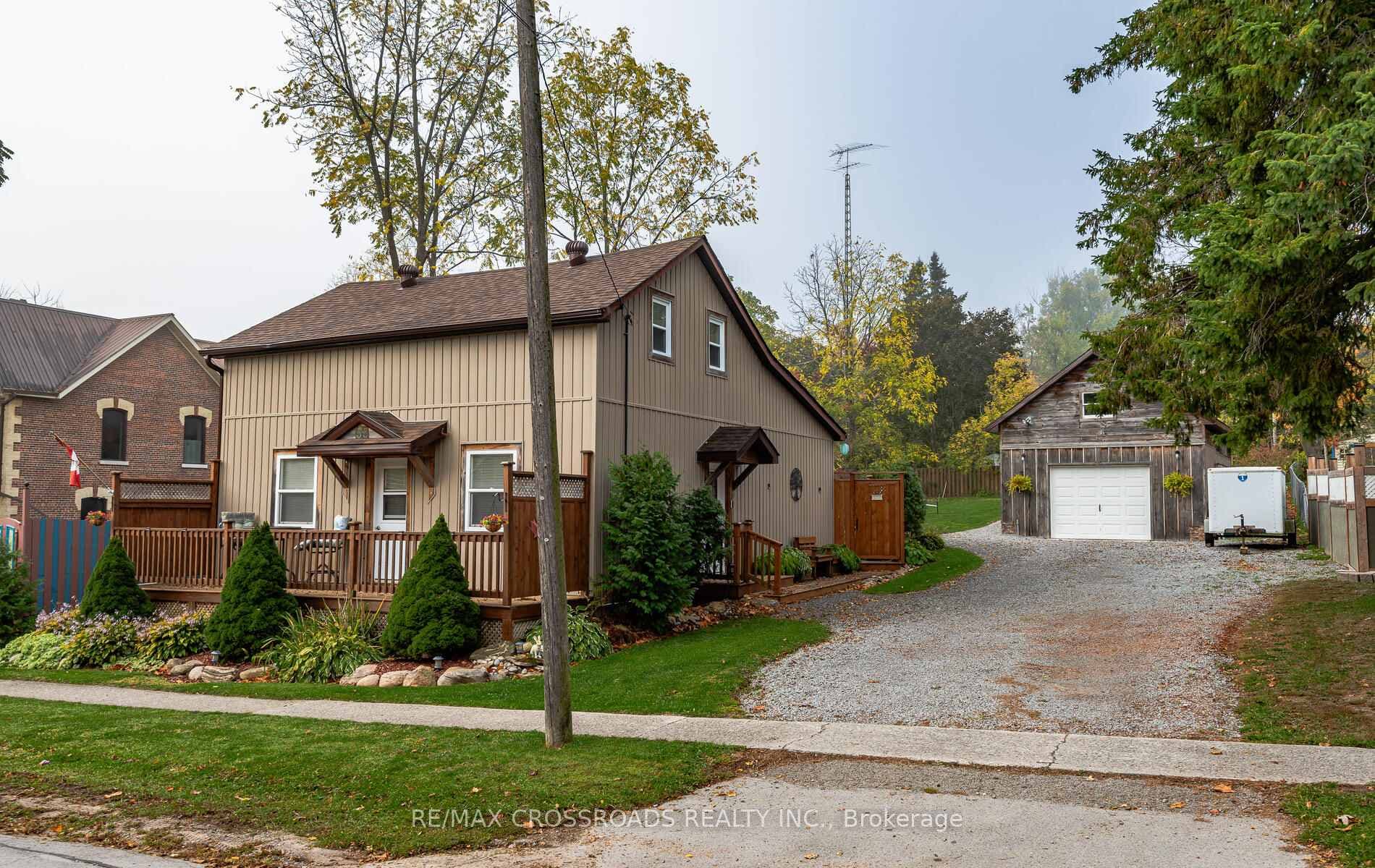 55 Laidlaw Street photo 3