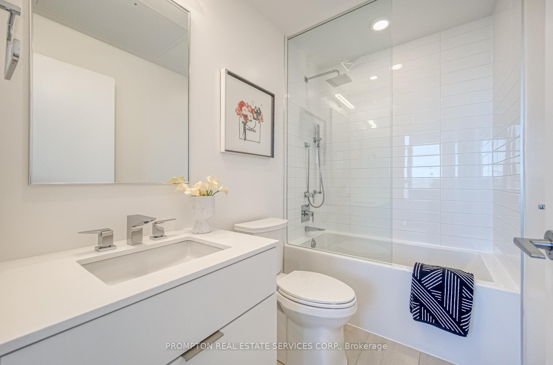 20 Lombard Street Unit 3902 photo 24