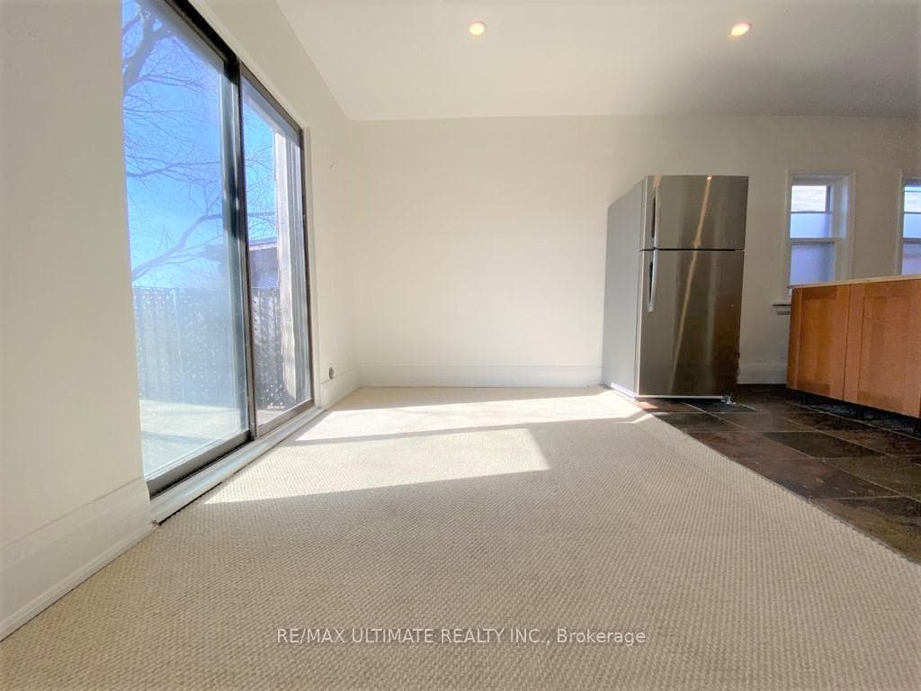 533 Kingston Road photo 42