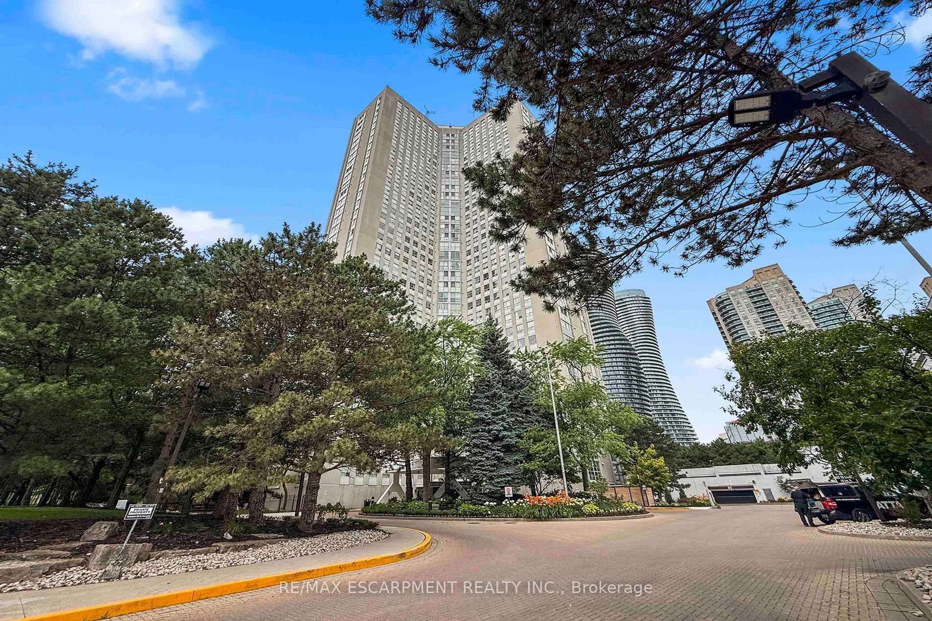 3650 Kaneff Crescent Unit 2804 photo 28