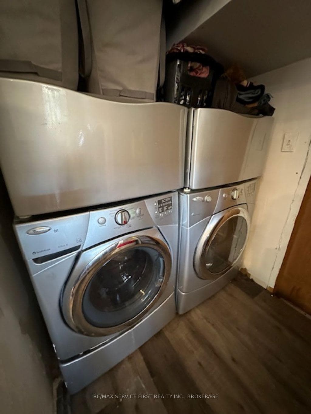 22 KING ST E N/A photo 13