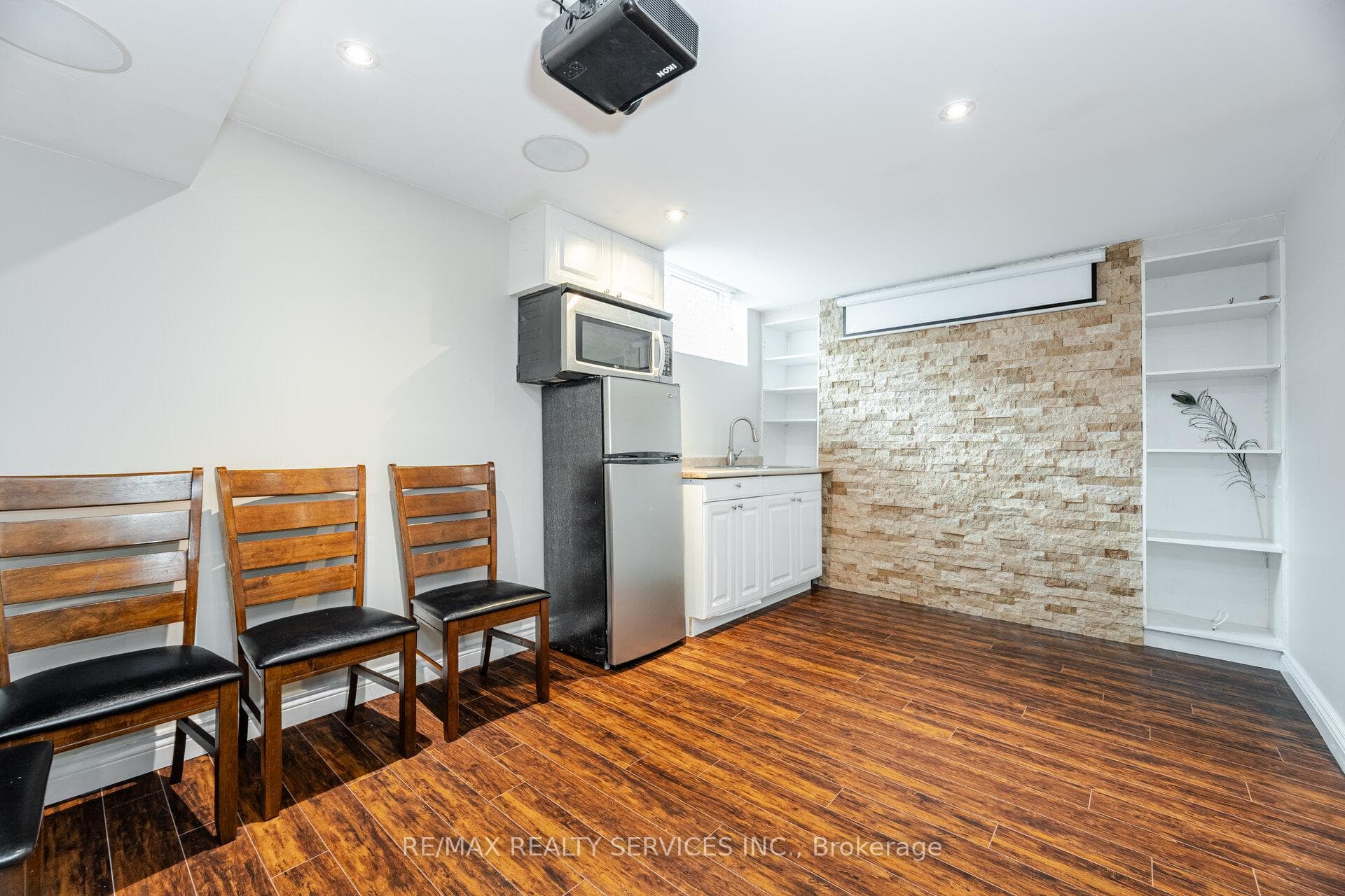 162 Sussexvale Drive photo 39