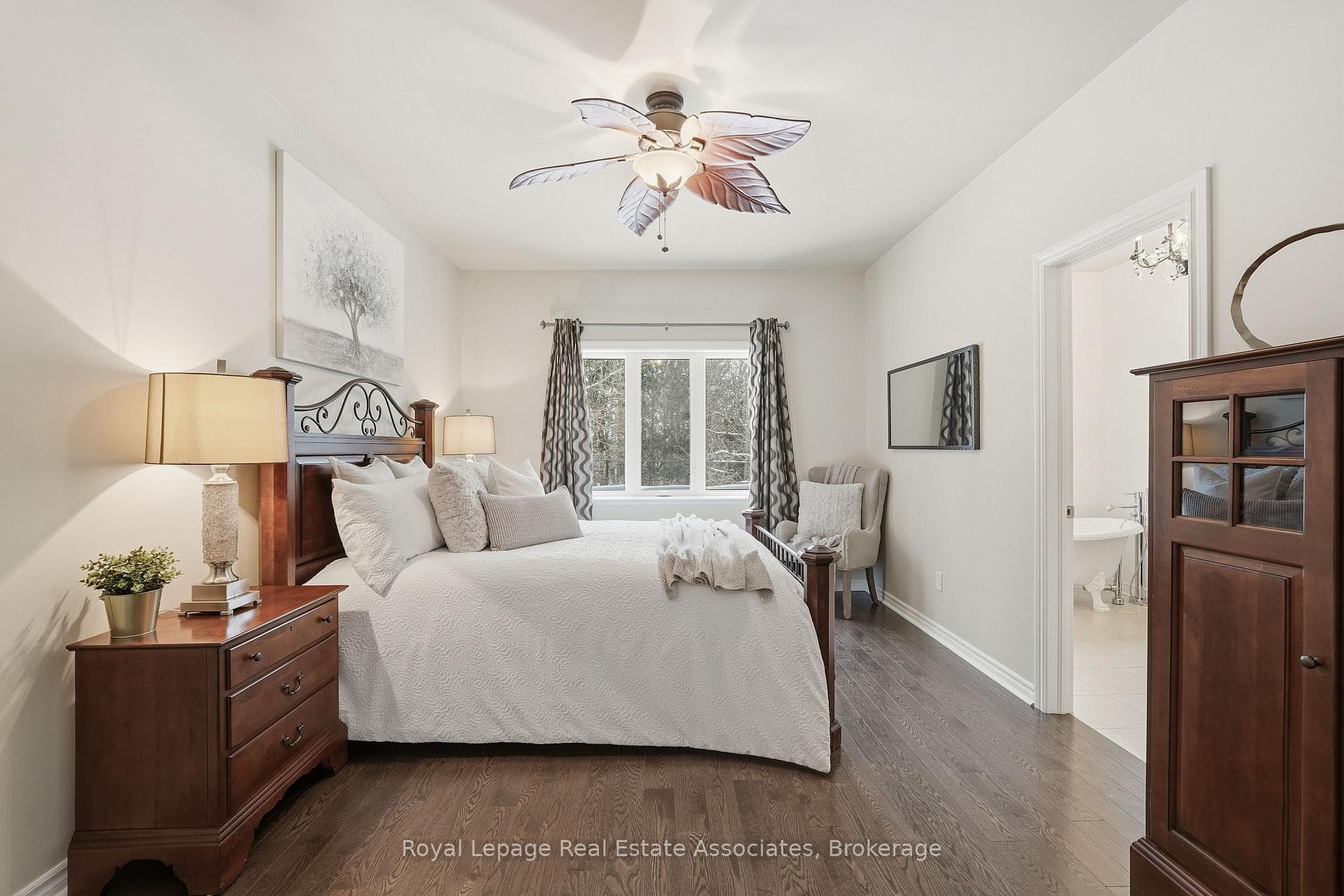 290 Eaton Street photo 23