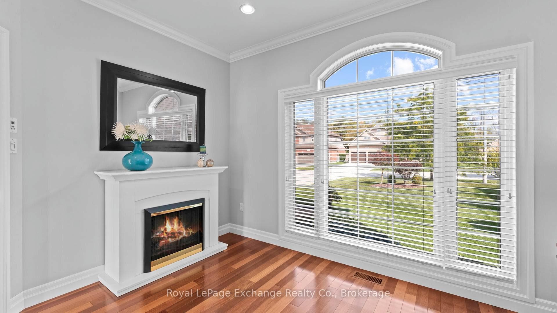 556 Hunter Street photo 22