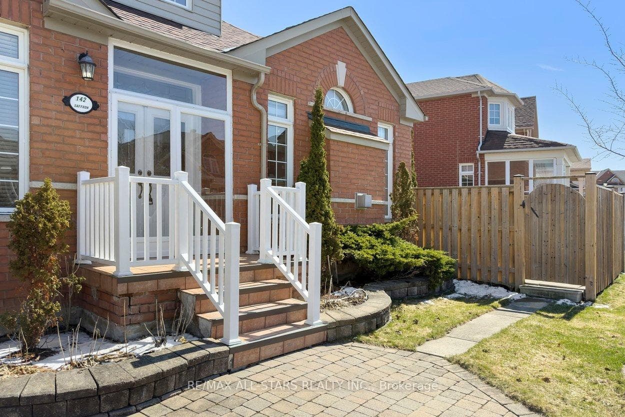 142 Saffron Street photo 4