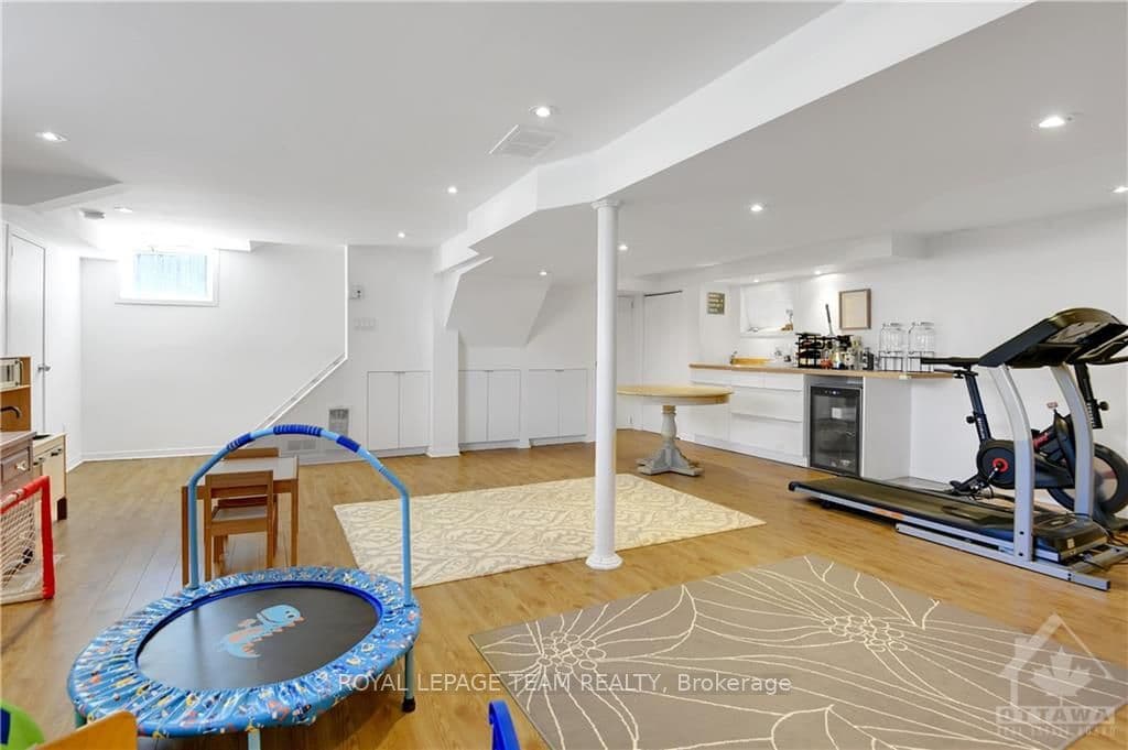 250 COWLEY Avenue photo 22