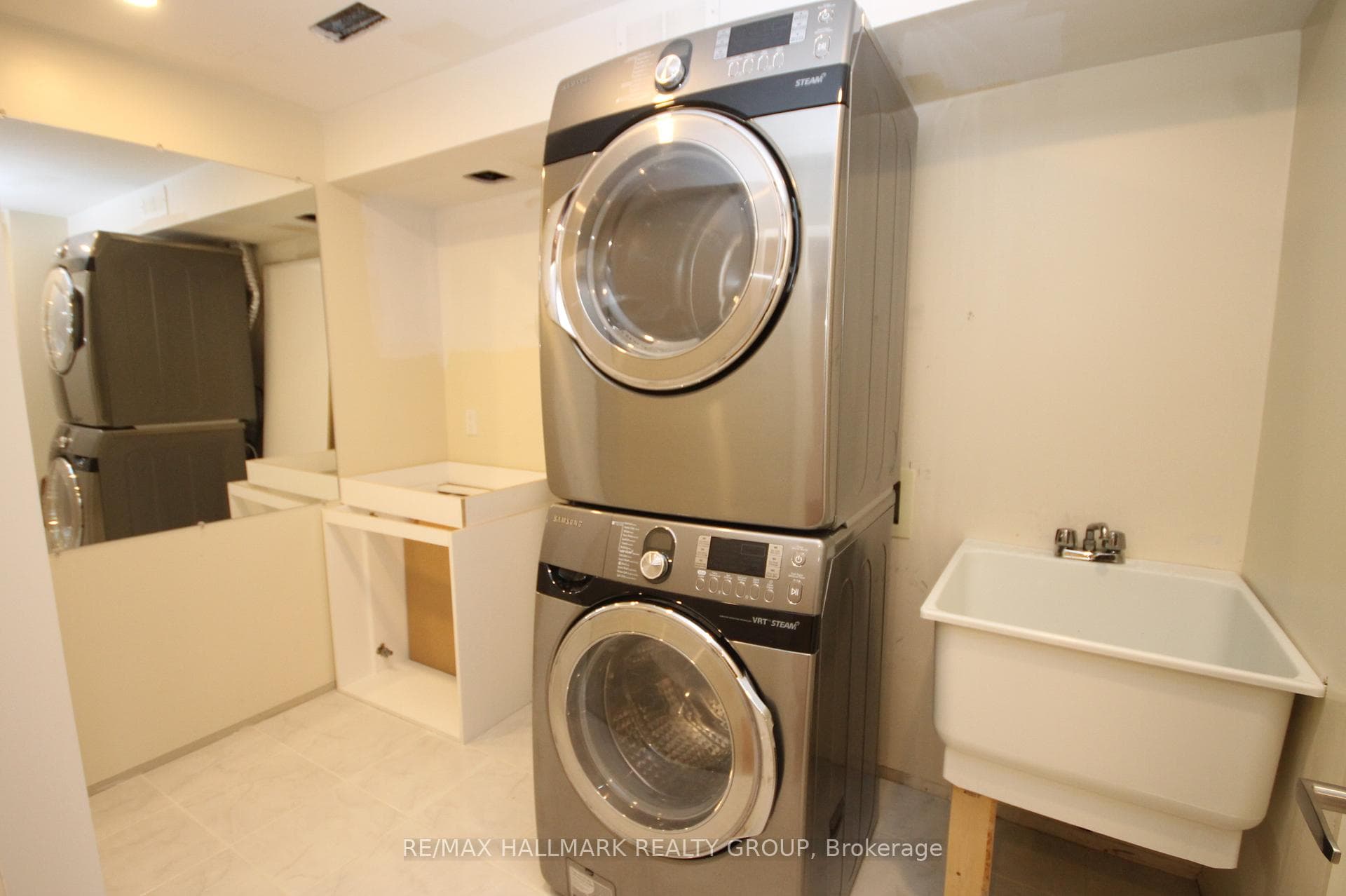 204 Dunbarton Court photo 22