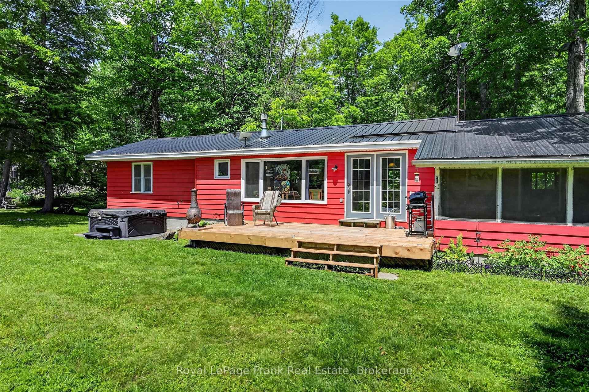 280 Edwina Drive photo 3