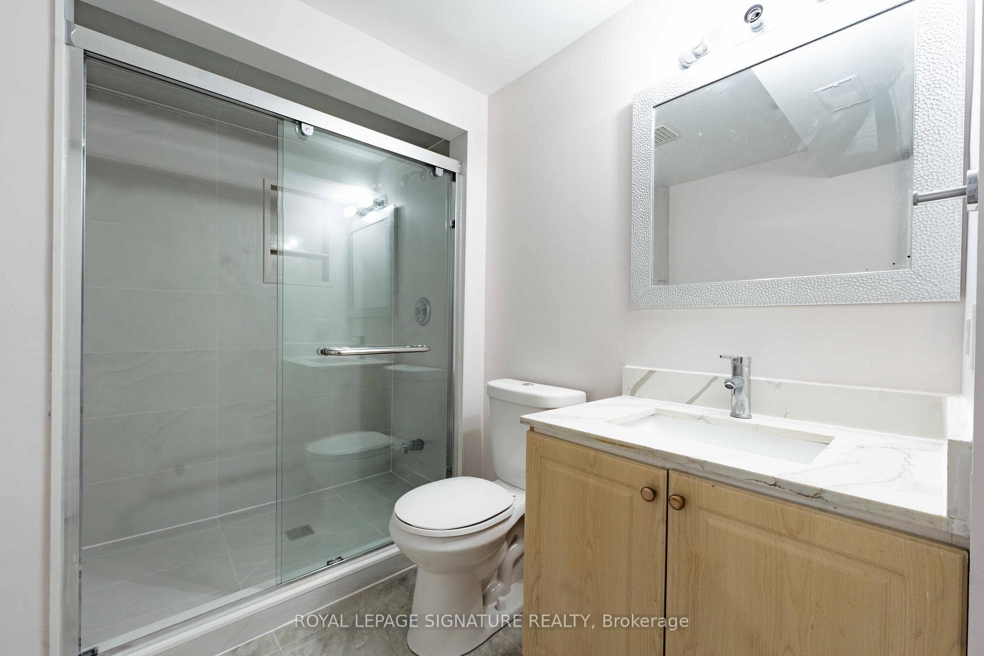 4742 Creditview Road photo 15