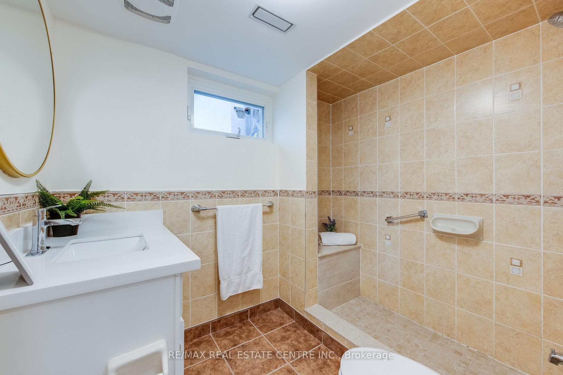 8 Clearview Heights photo 9