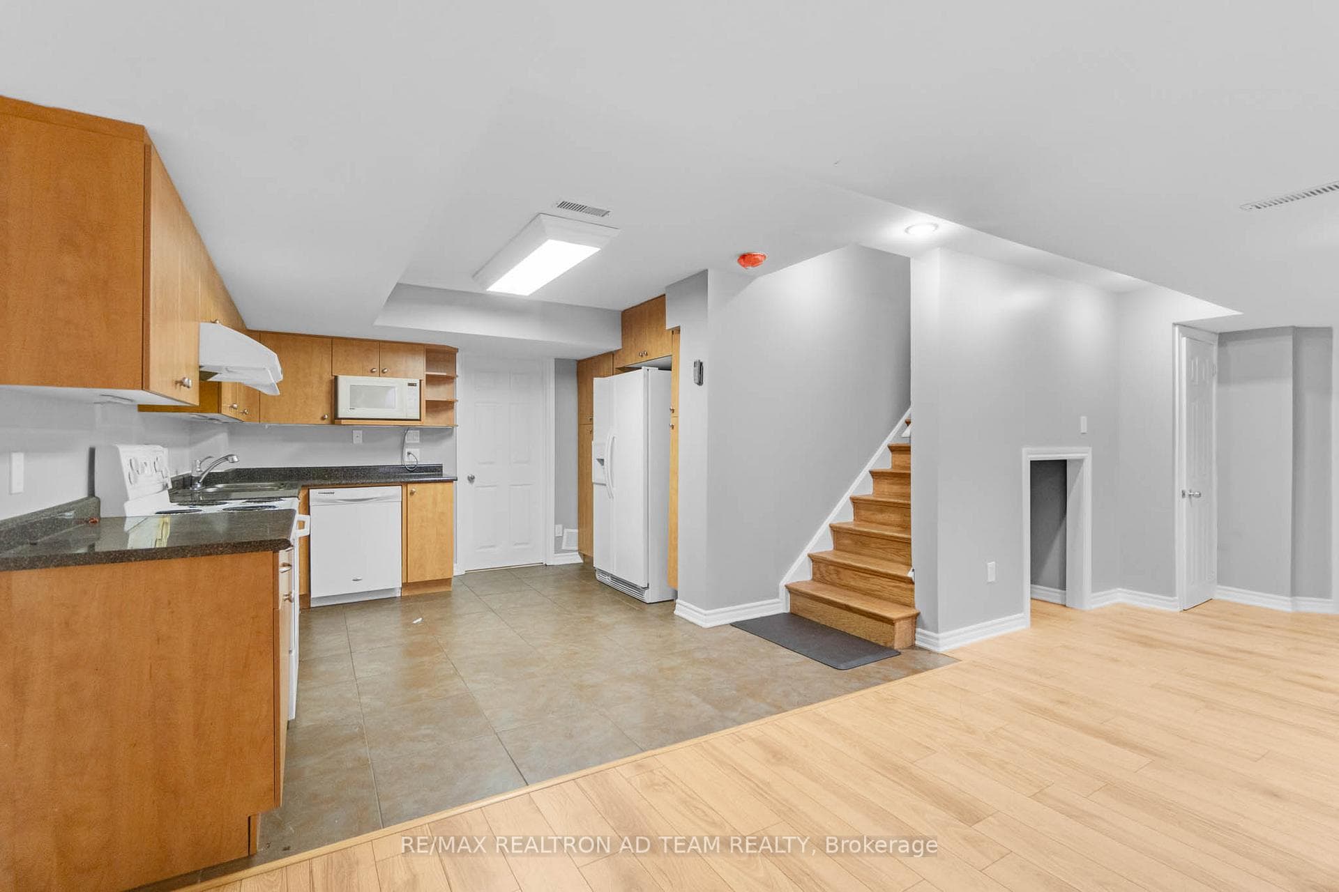 498 Tremblant Court photo 34