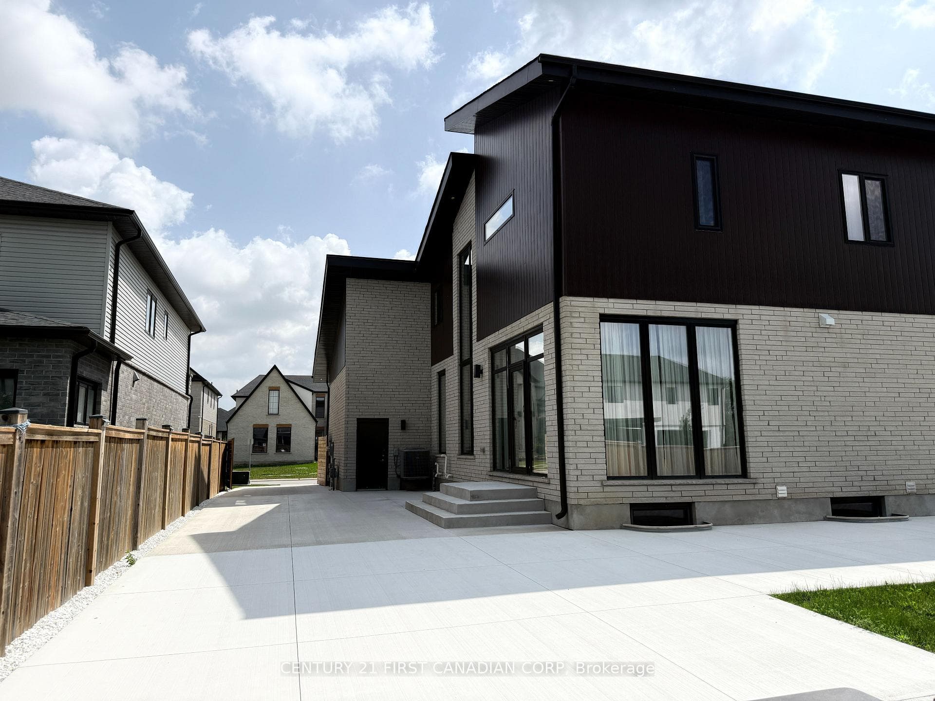 3533 Silverleaf Chase photo 37