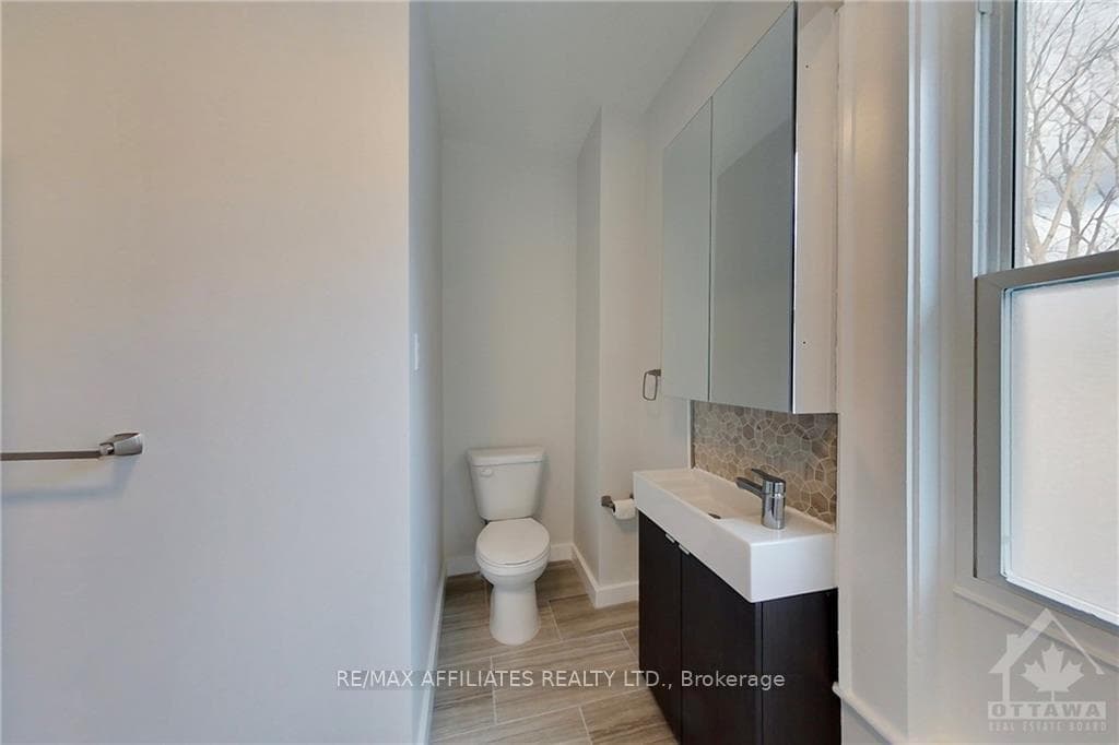 35 WINNIFRED Street photo 17