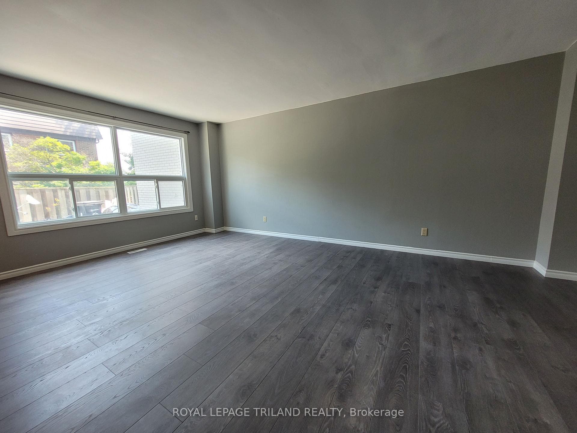 585 Gainsborough Road Unit 66 photo 9