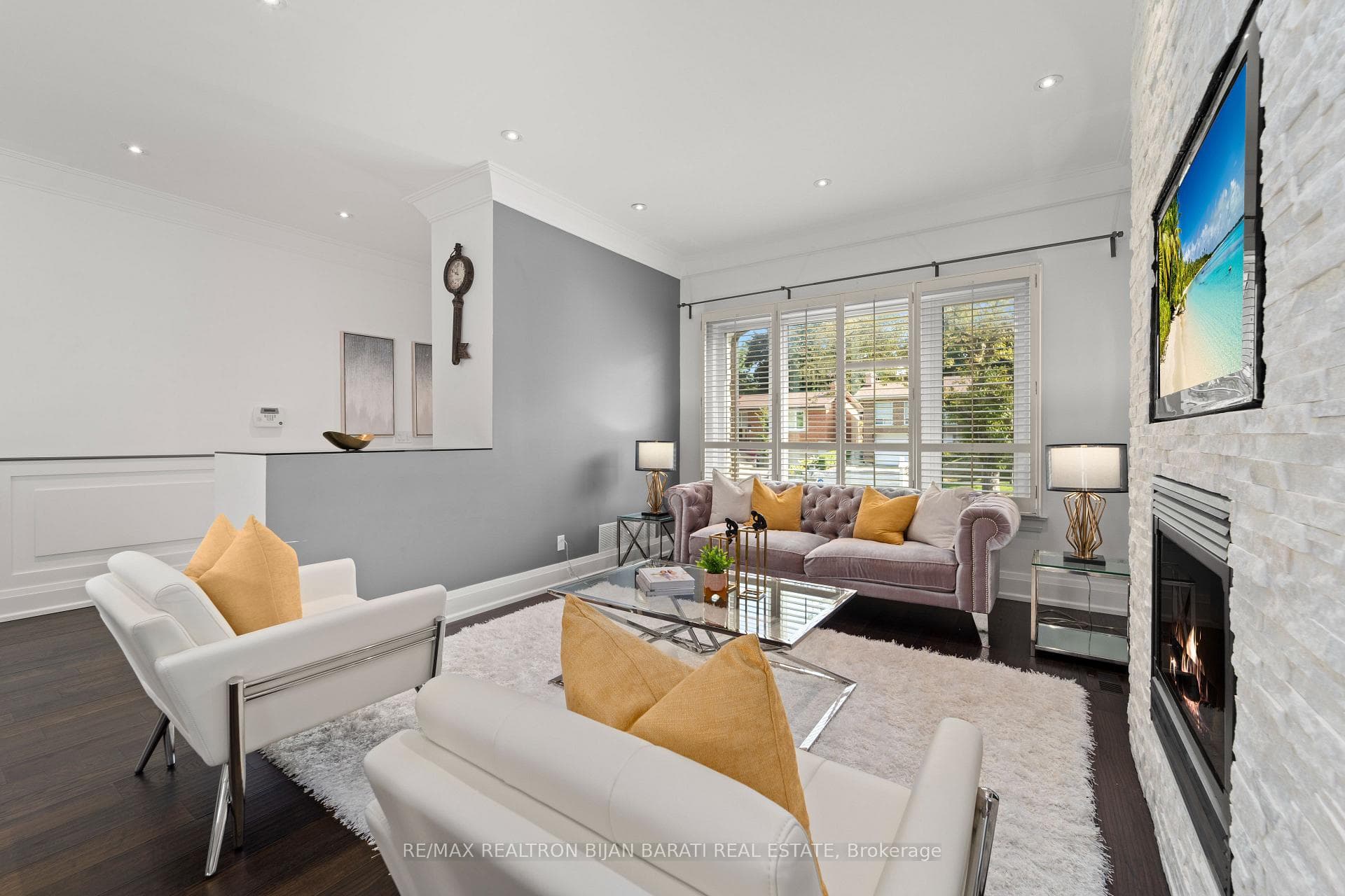 64 Cresthaven Drive photo 6