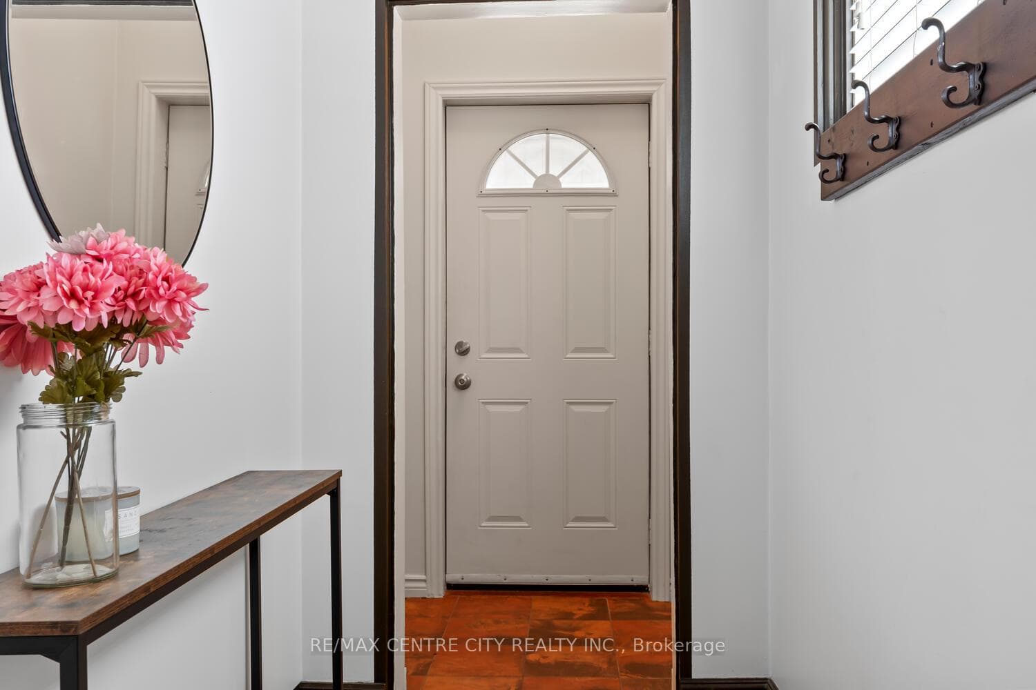 540 Quebec Street photo 4