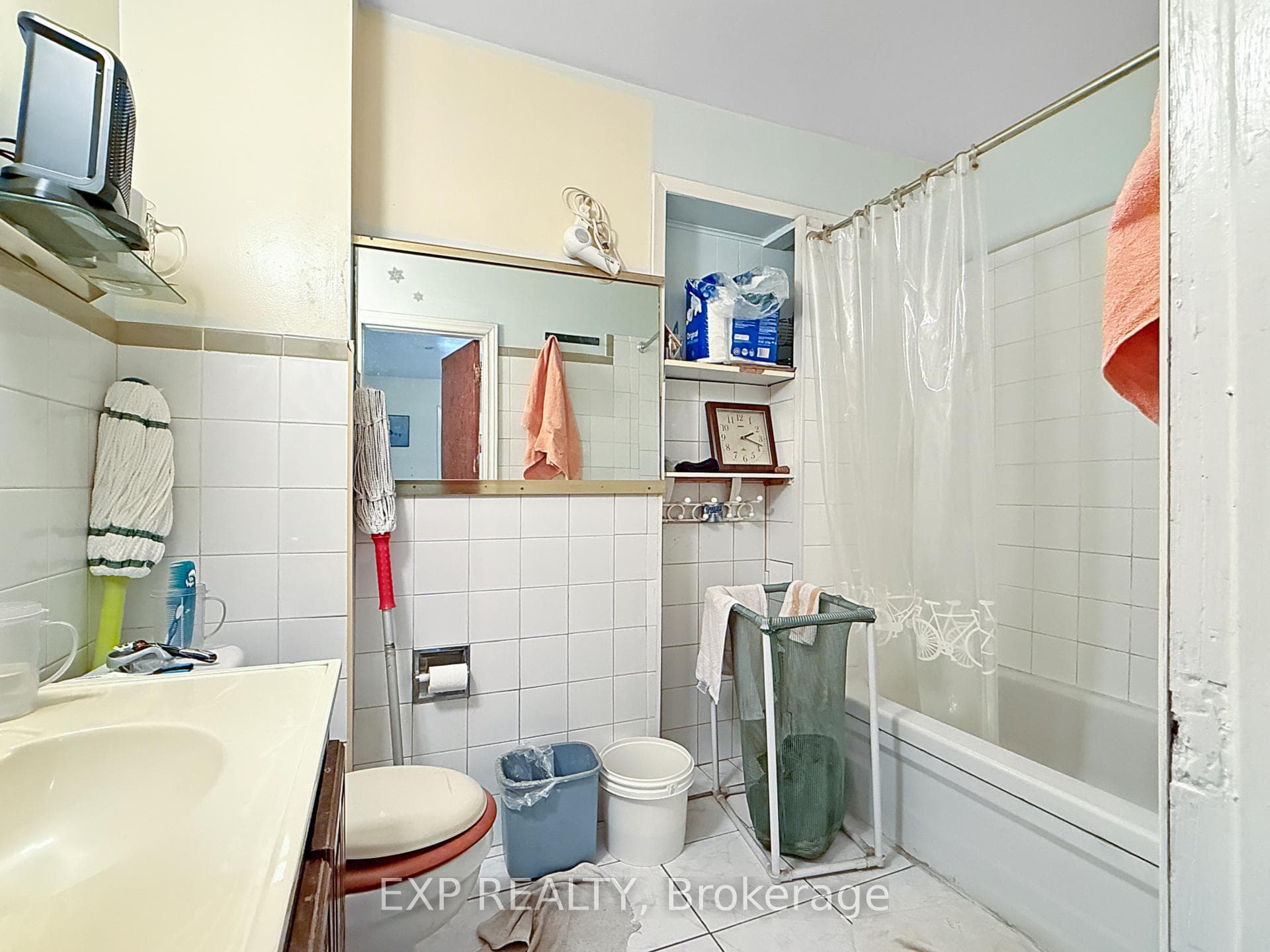 511 Quebec Street photo 17