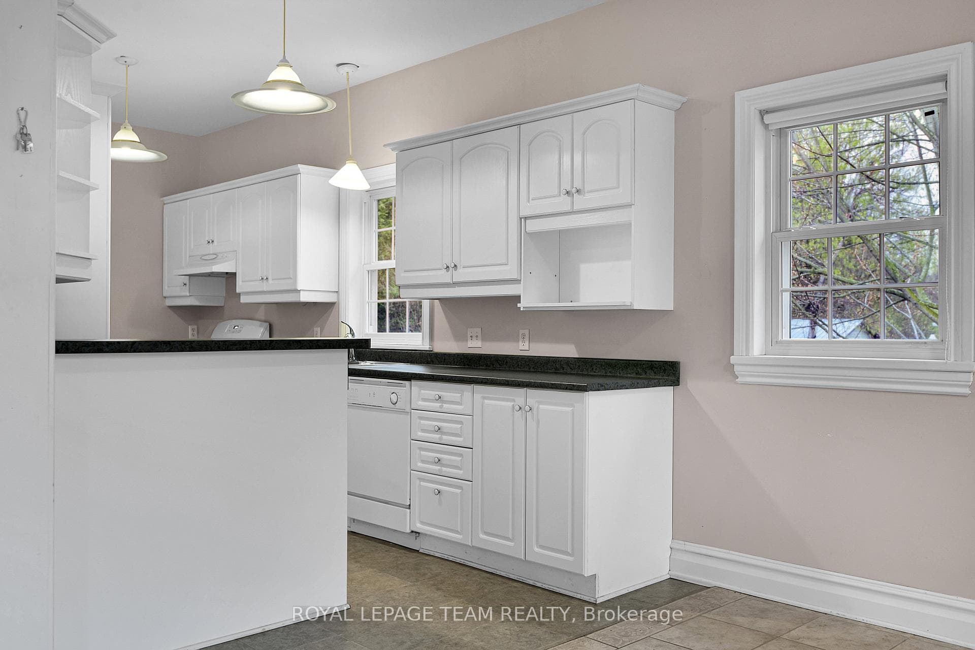 123 Charlotte Street photo 18