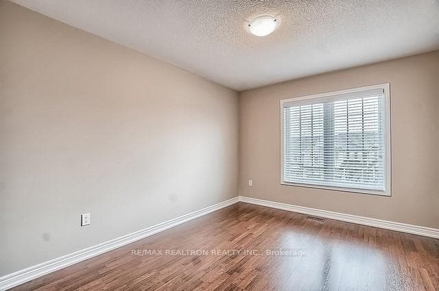 11 Matthewson Avenue photo 18
