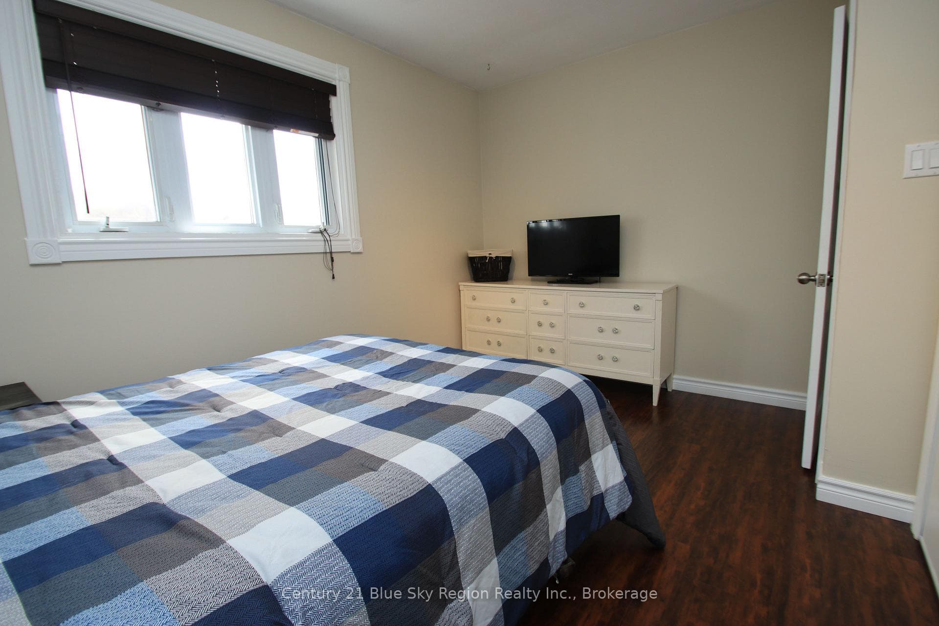 127 Bennett Street photo 13