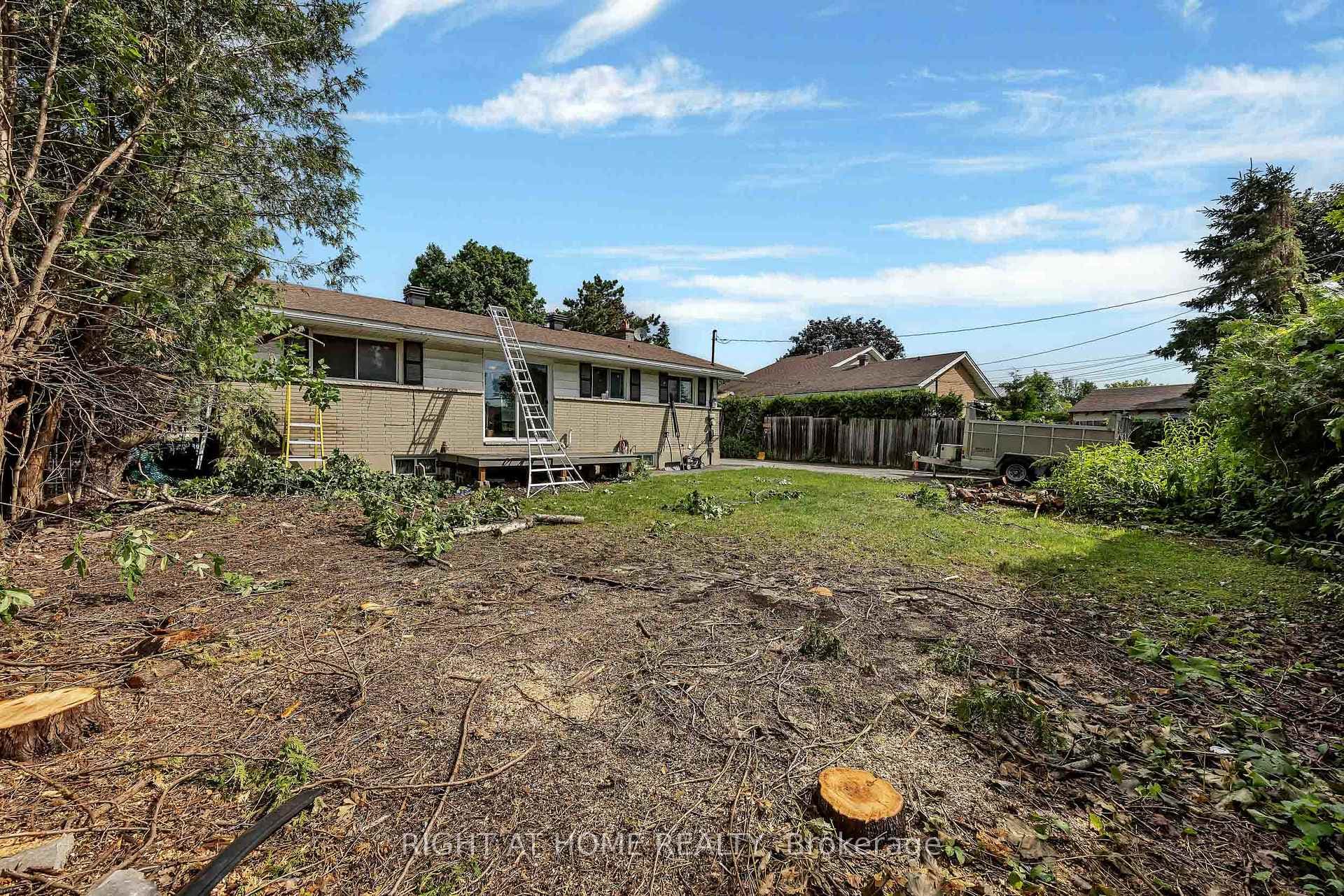 24 Largo Crescent photo 43