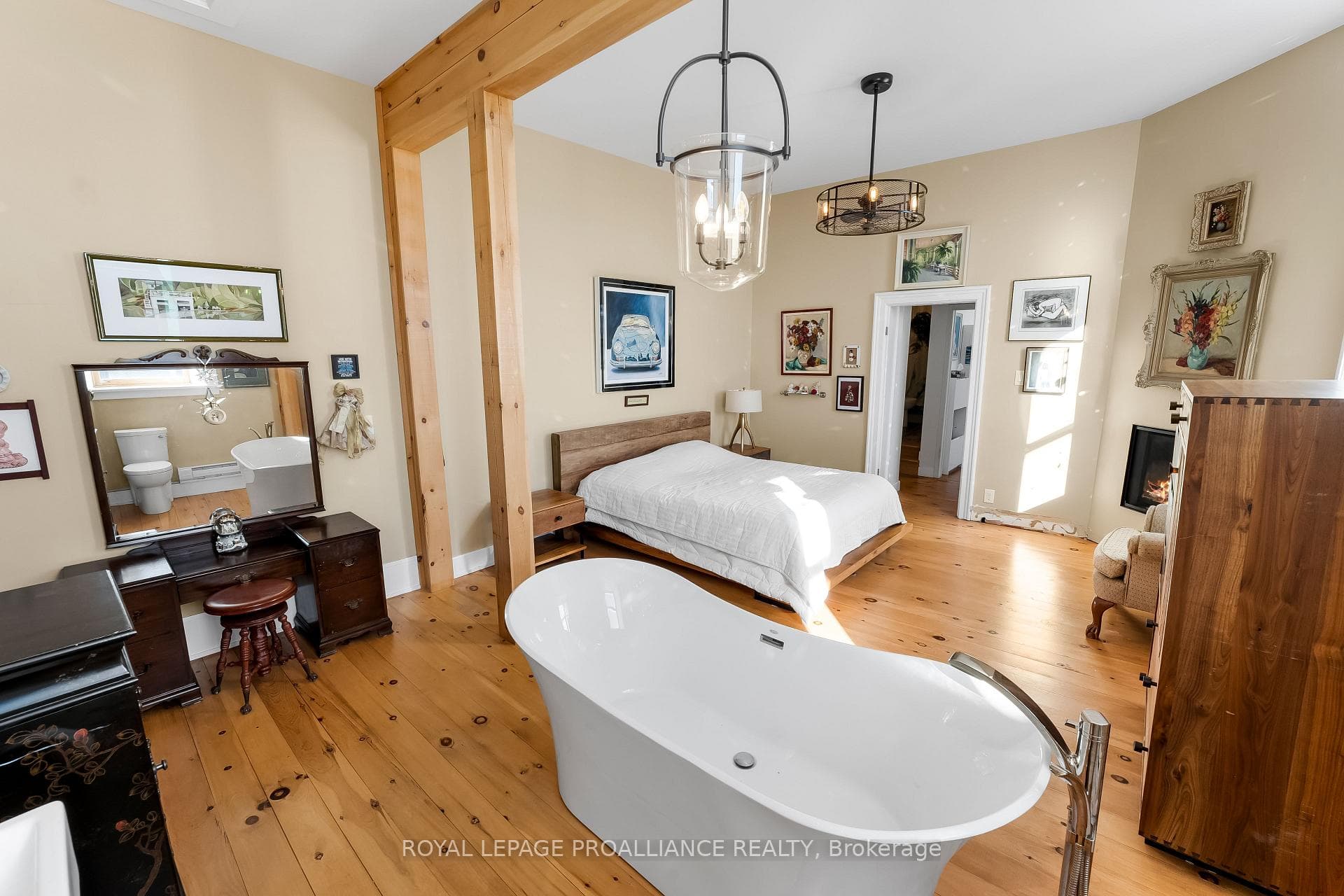 345 Victoria Street photo 21