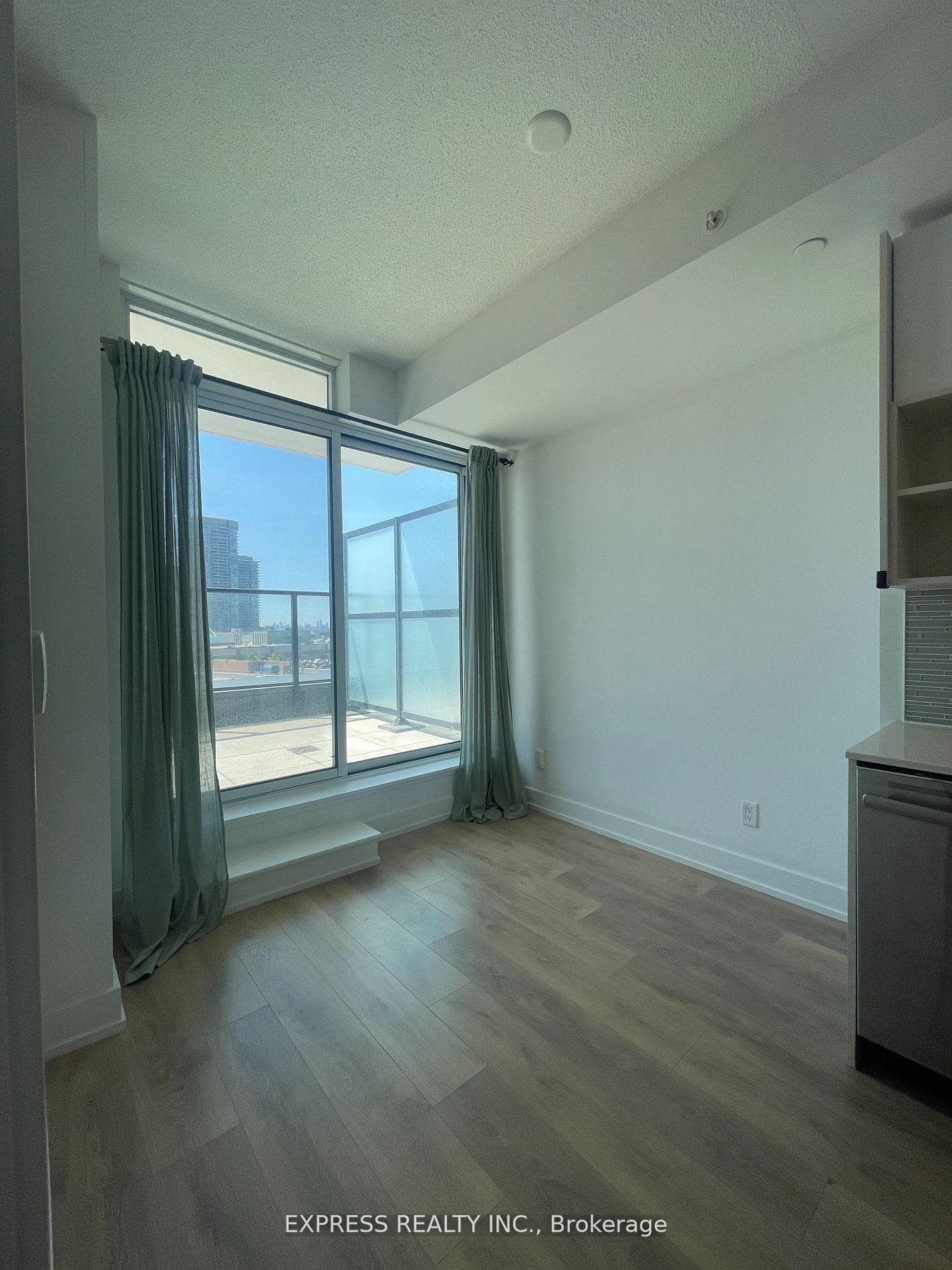 128 Fairview Mall Drive Unit 501 photo 2