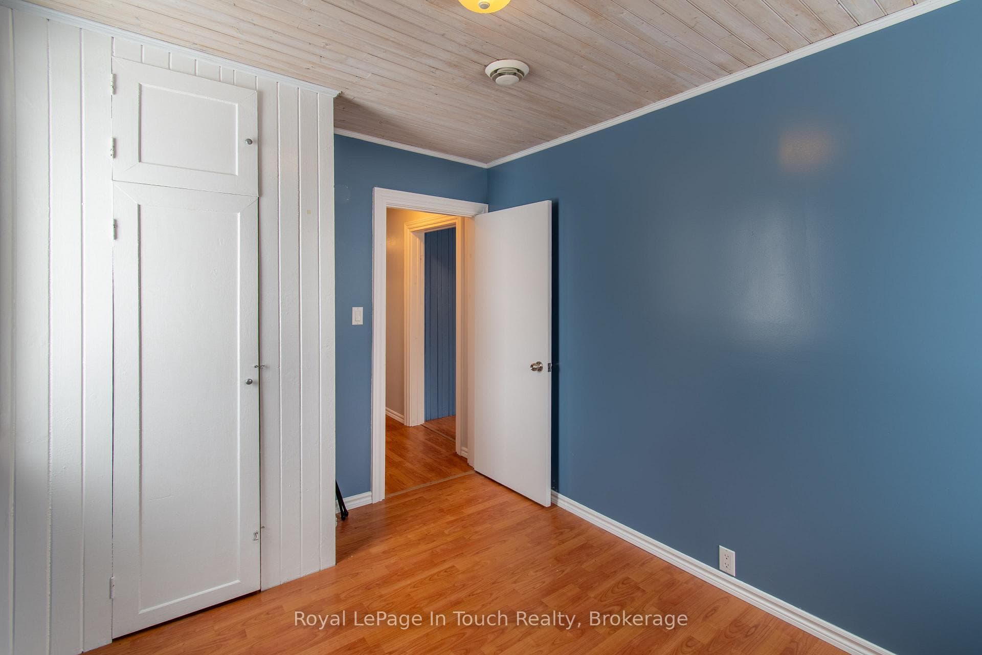 326 Lafontaine Road photo 22