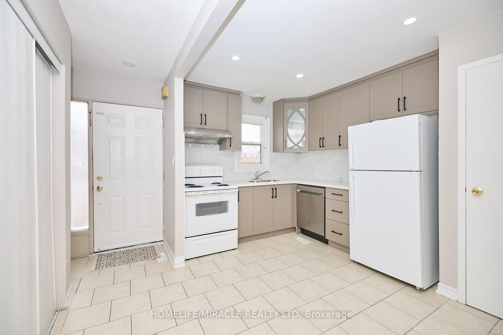 131 Rockwood Avenue Unit 42 photo 4