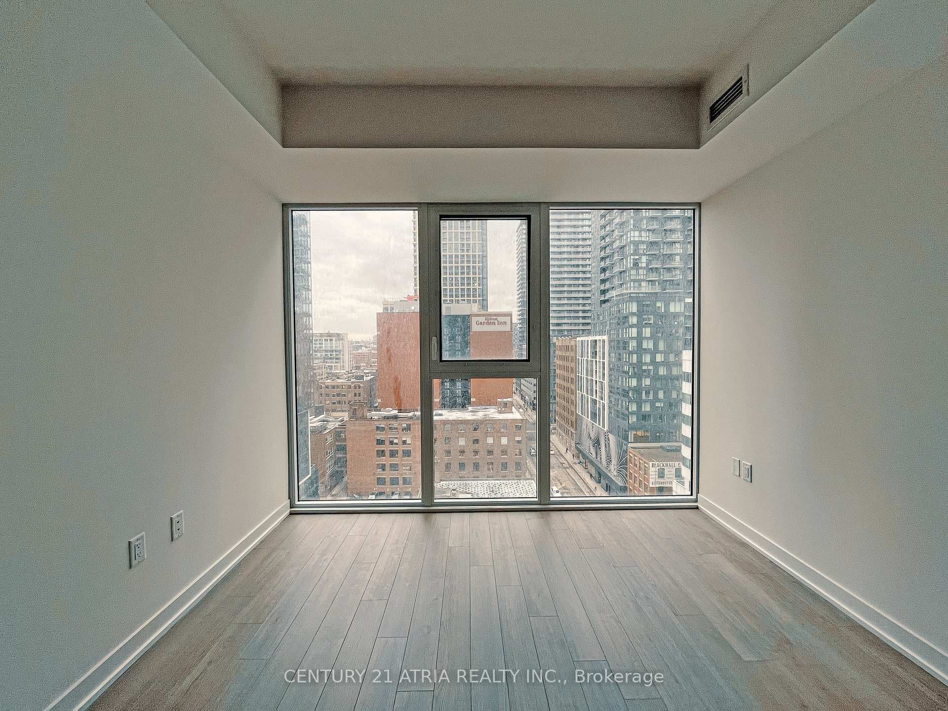 357 King Street Unit 1002 photo 2