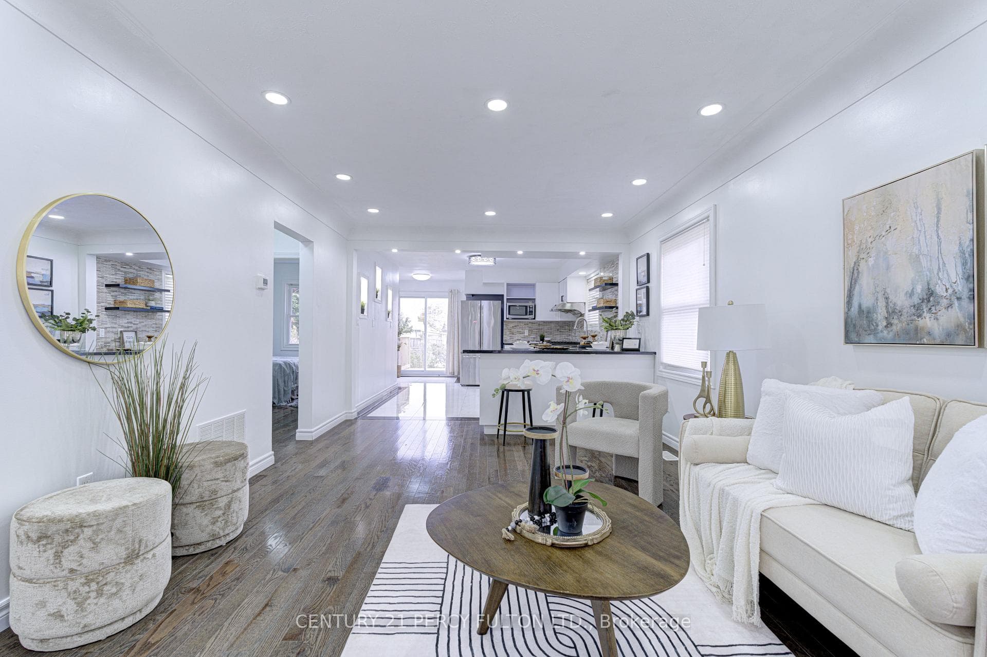 477 Britannia Avenue photo 2