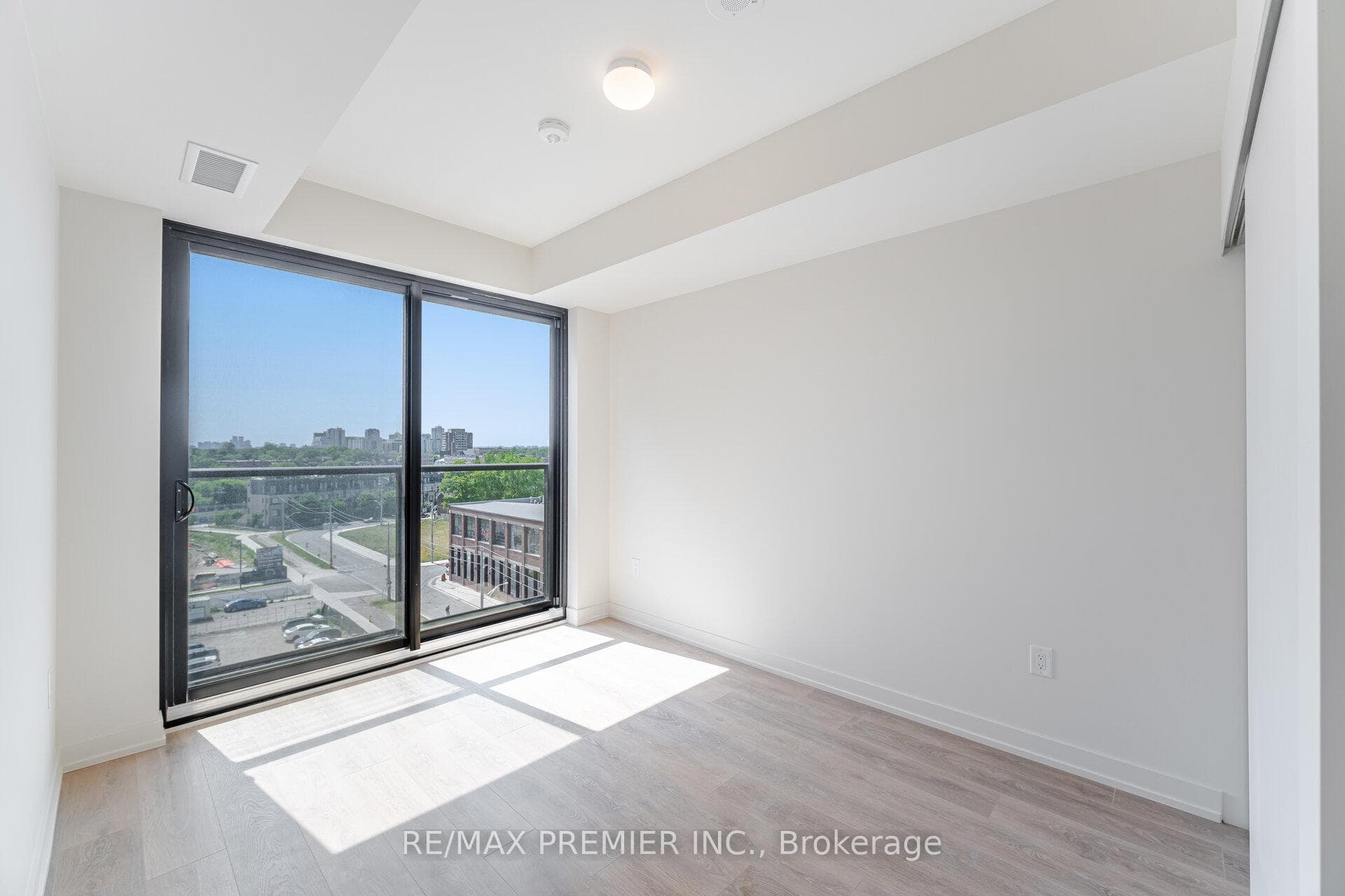 181 Sterling Avenue Unit 708 photo 16