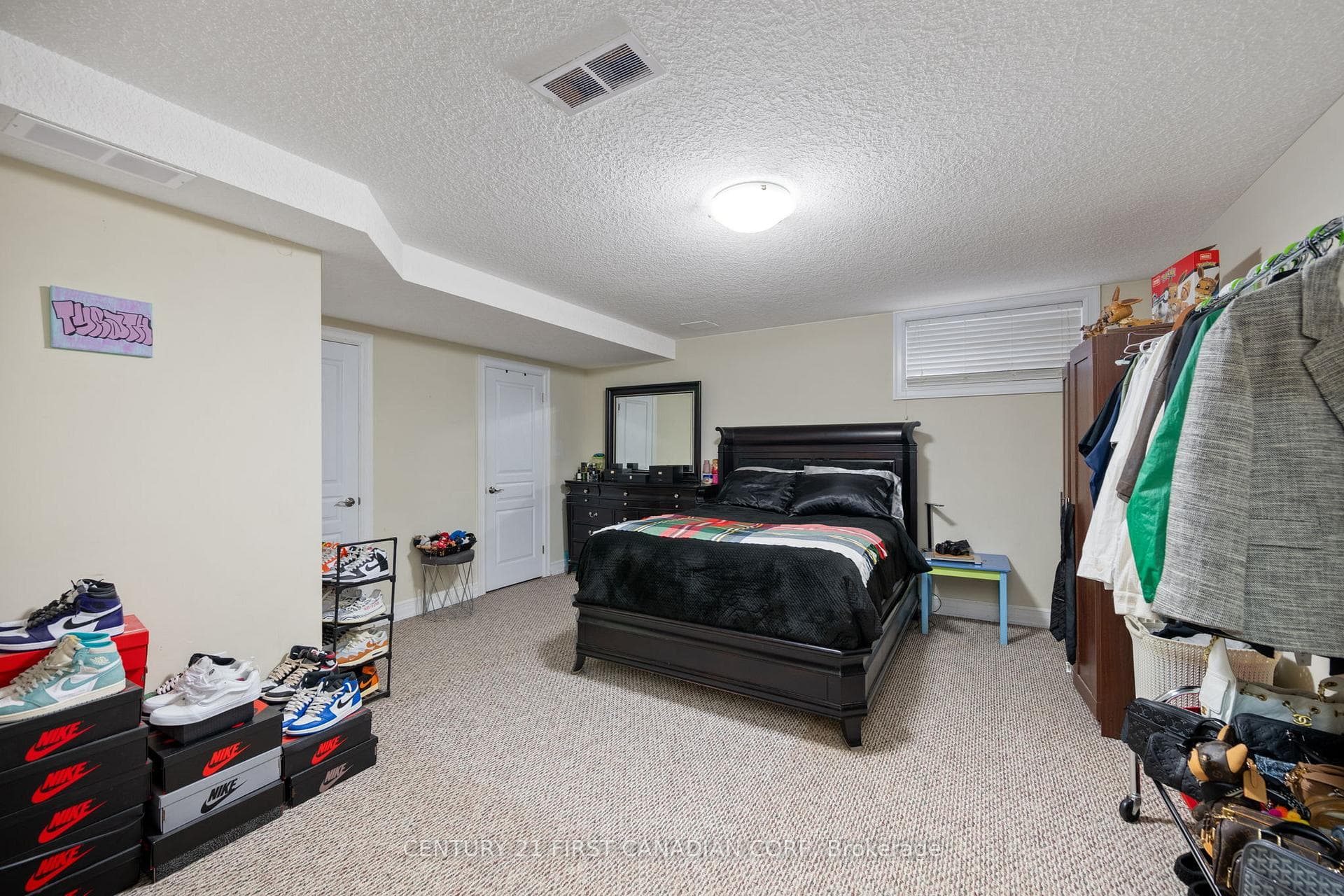 7 Edwin Drive photo 34