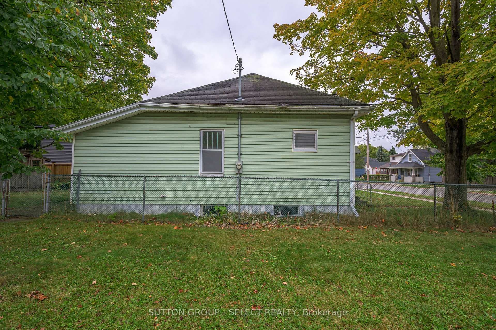 124 Brisbin Street photo 4