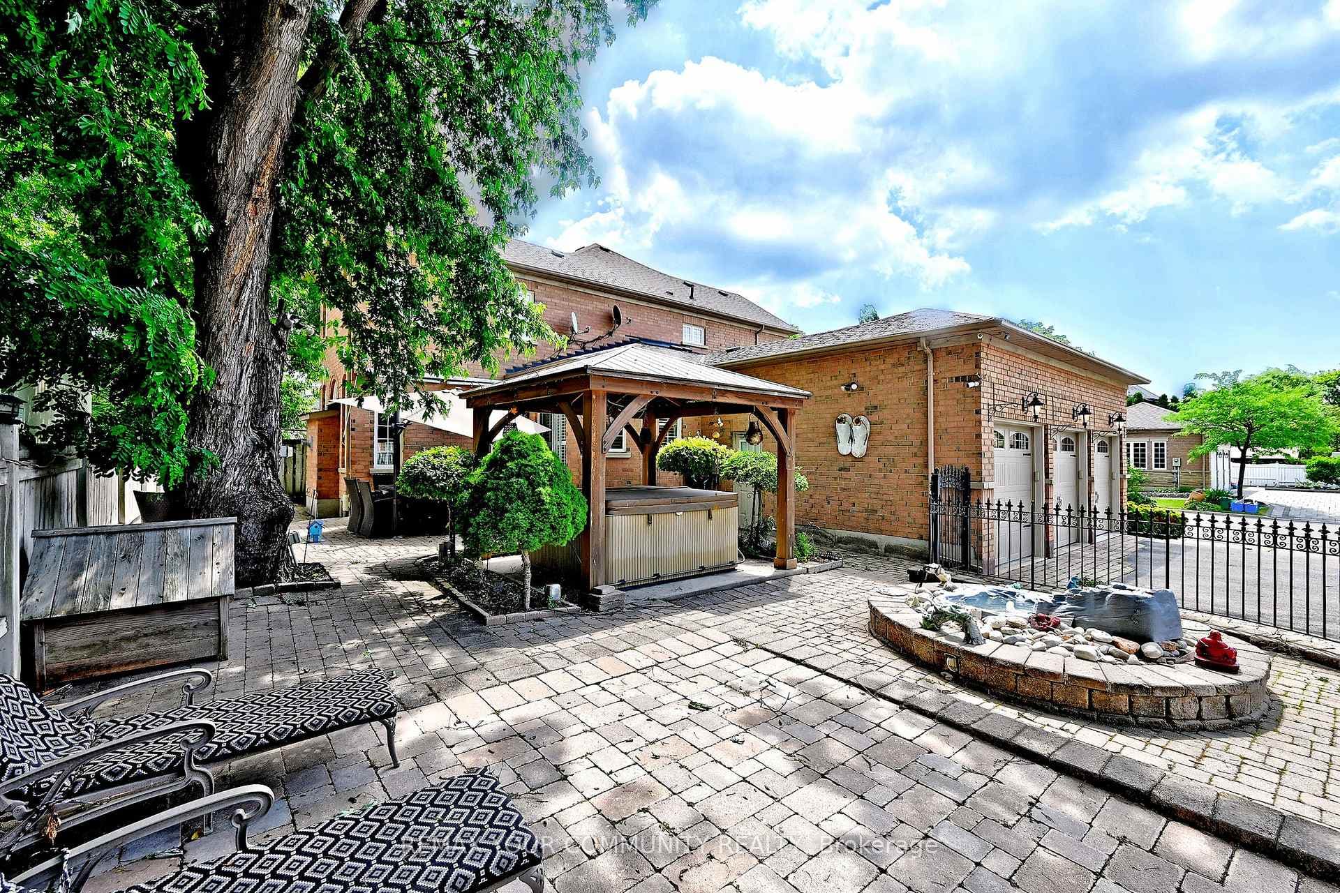 2 Winterberry Drive photo 44