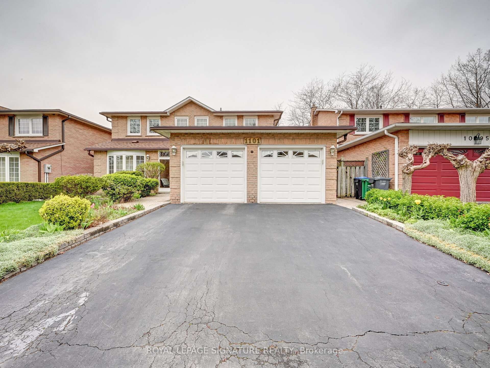 1101 Shagbark Crescent photo 2