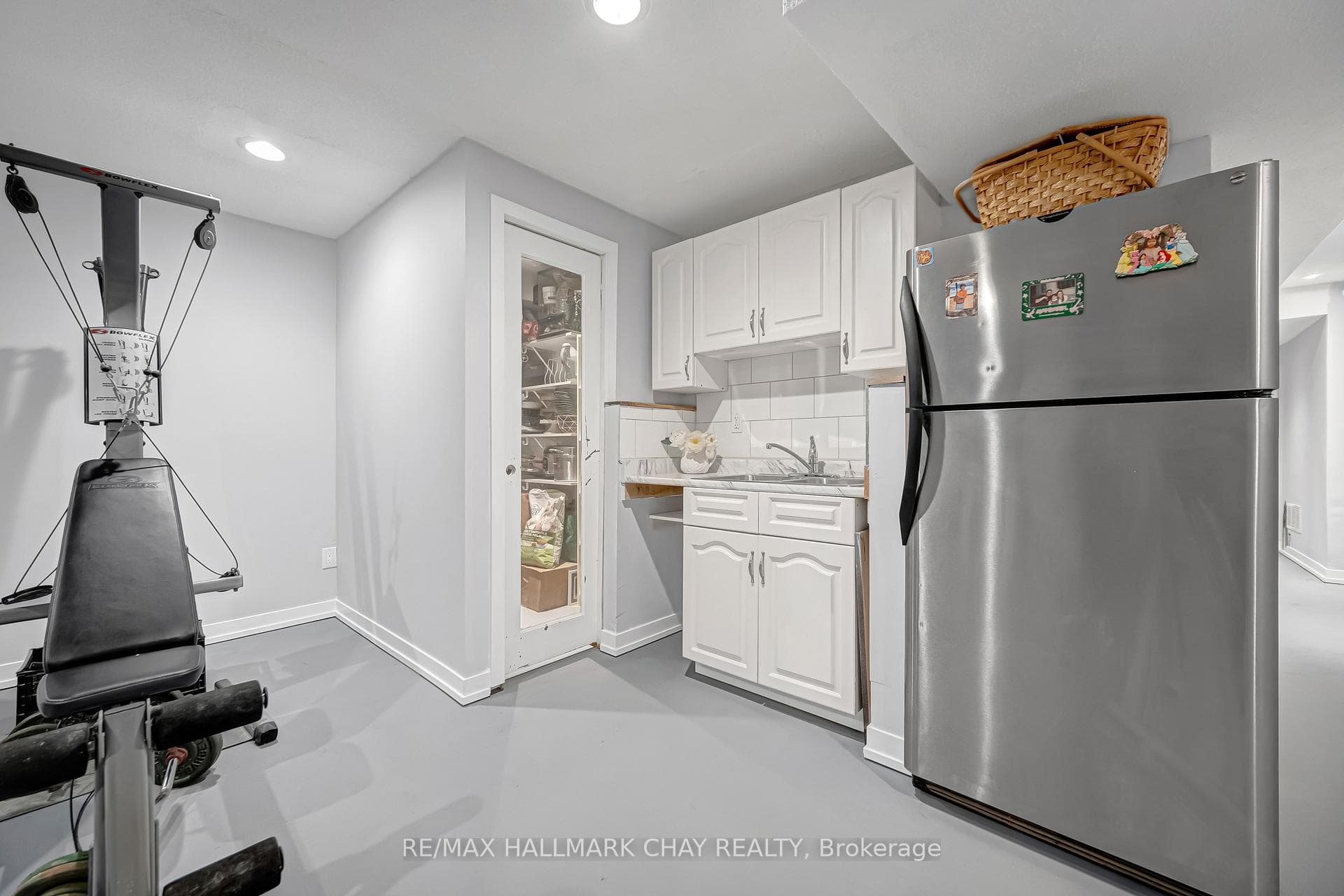 20 Howard Avenue photo 30