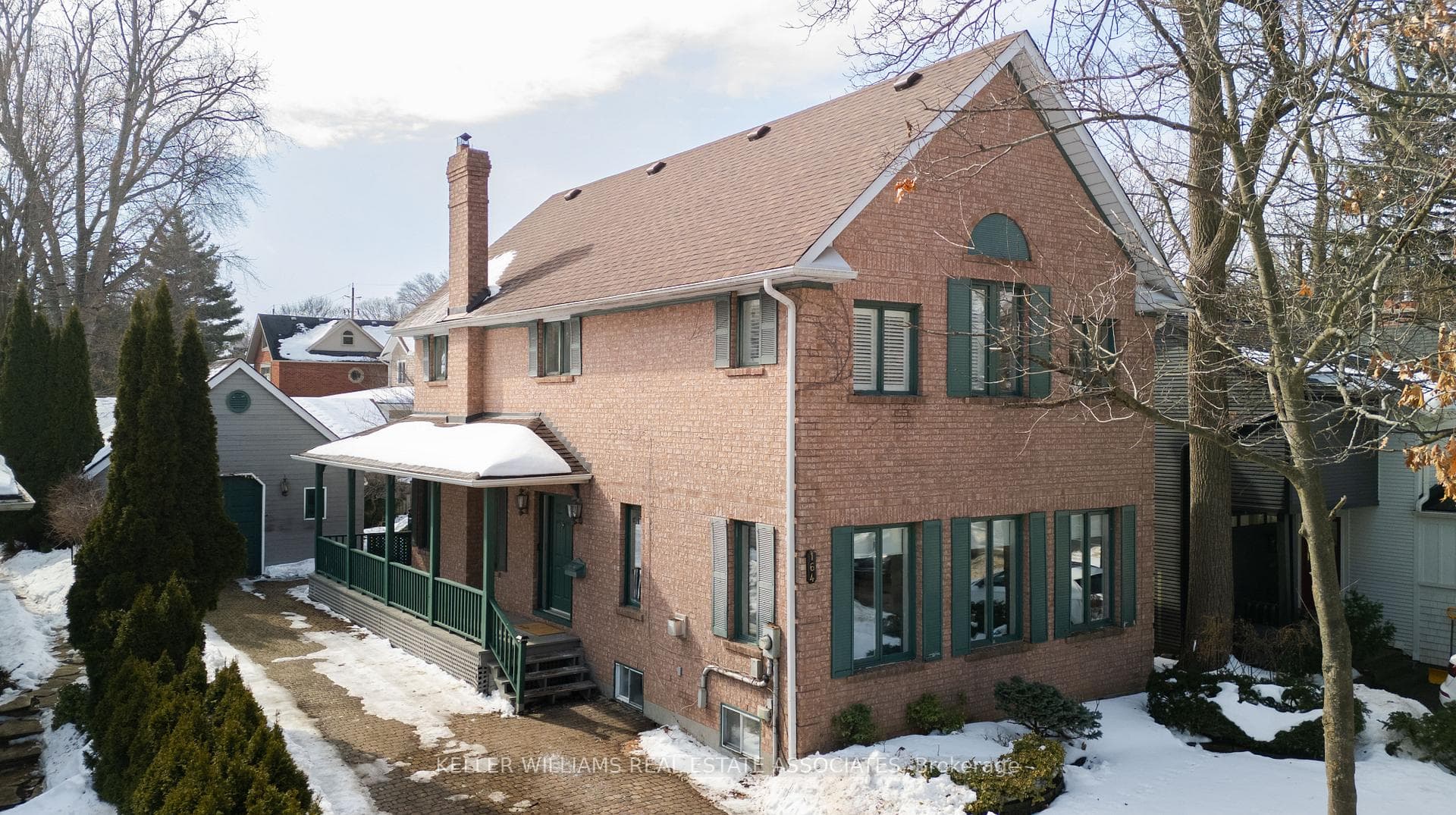 164 Allan Street photo 45