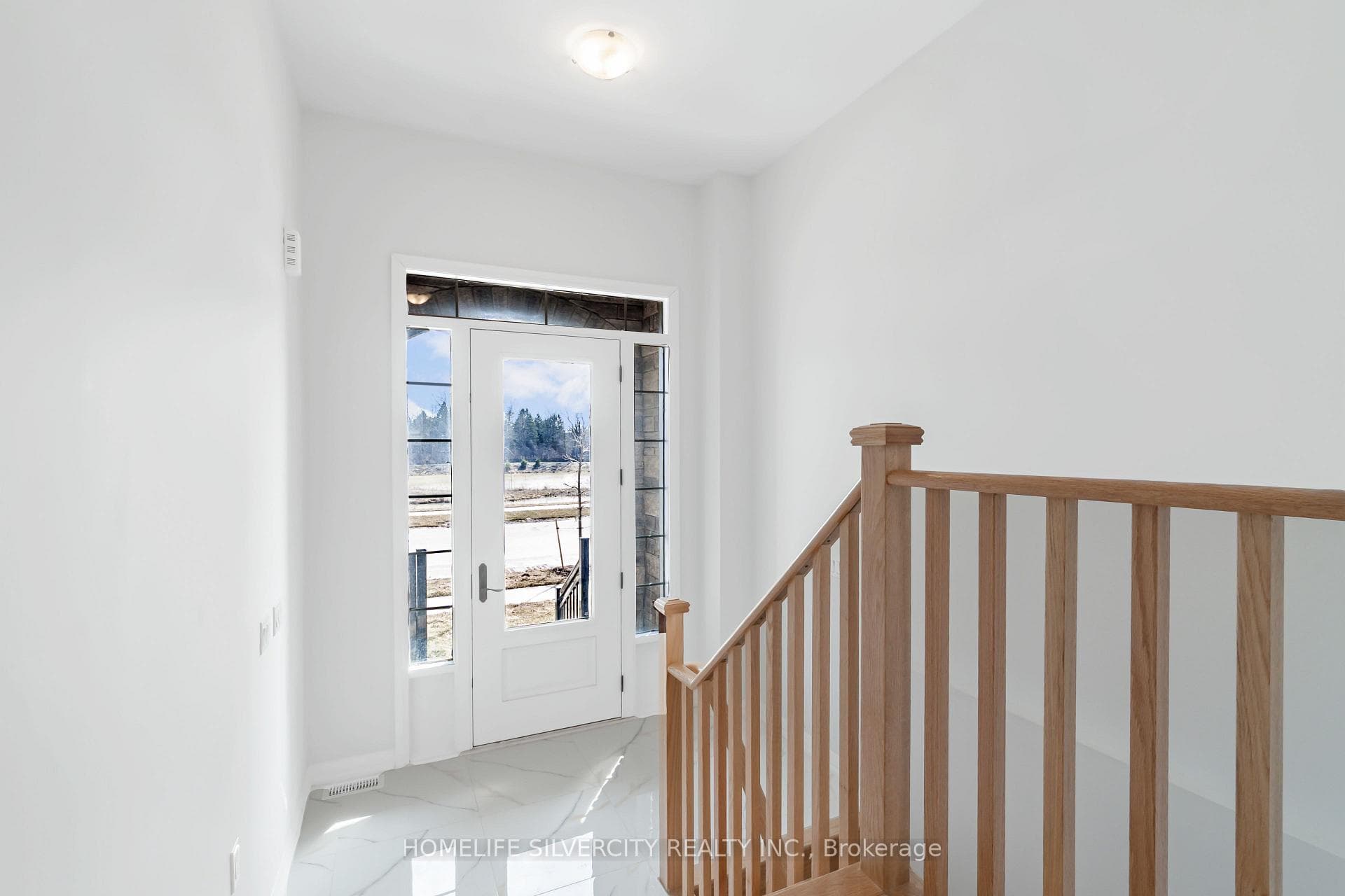 1427 Upper Thames Drive photo 4