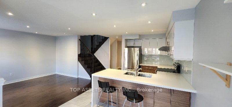 72 Park Place Drive photo 2